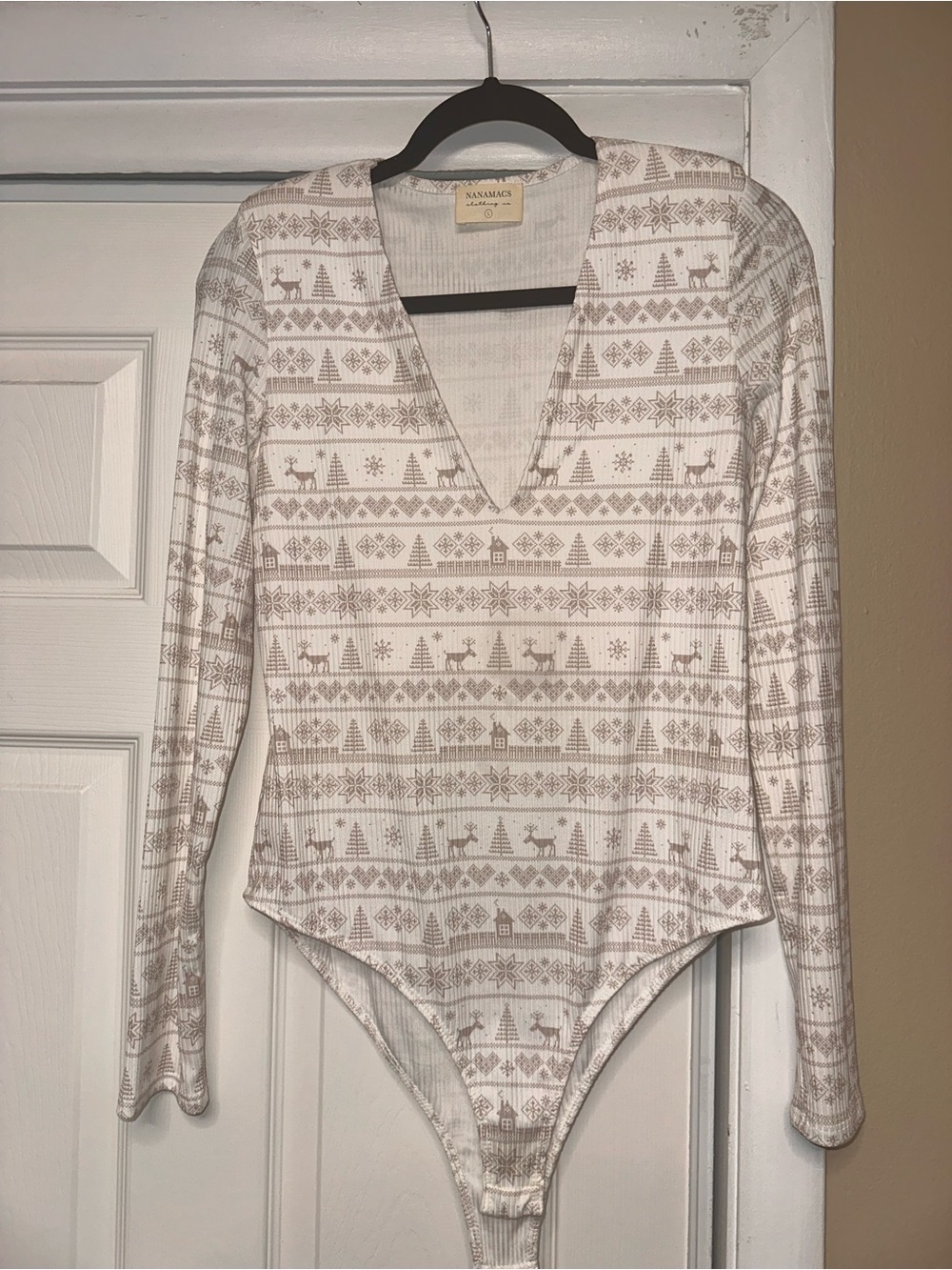 NanaMacs Cream & Taupe Holiday Print Long-Sleeve Bodysuit